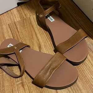 Steve Madden Tan sandals